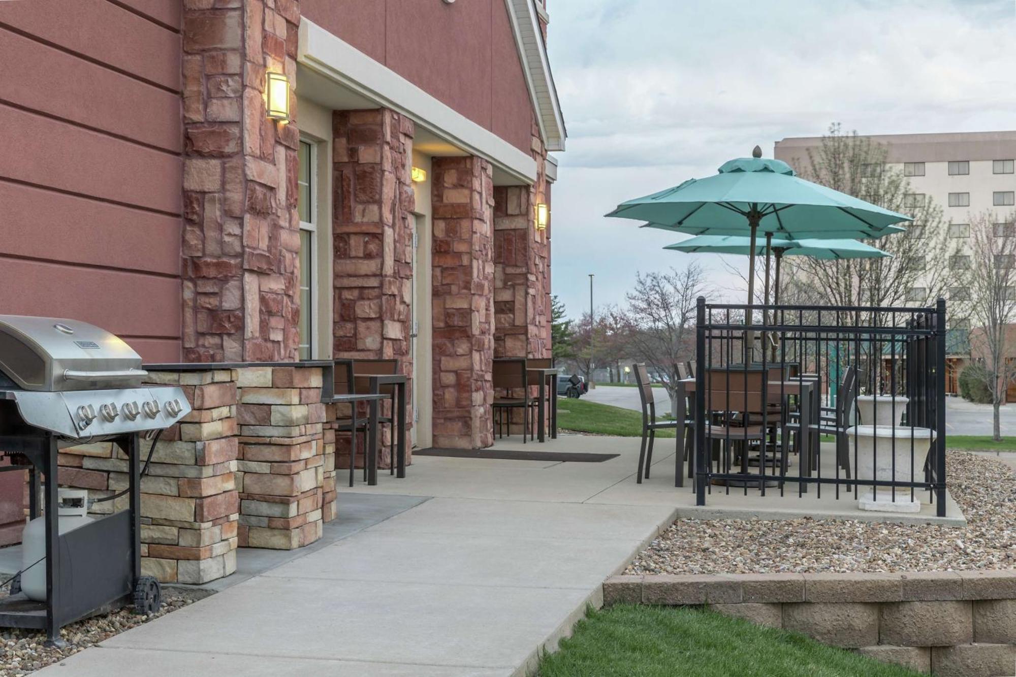 Homewood Suites By Hilton Cedar Rapids-North Dış mekan fotoğraf